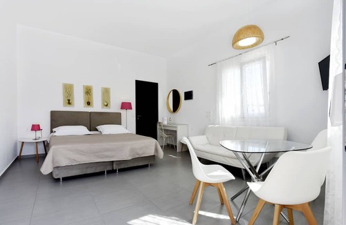 Adamas Hotel | Tsakanos Home