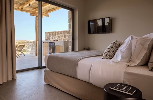Milos Apartment | Kemelia Suites