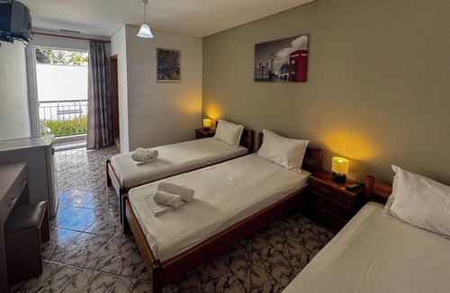 Skiathos Town Hotel | Skiathos Platis House