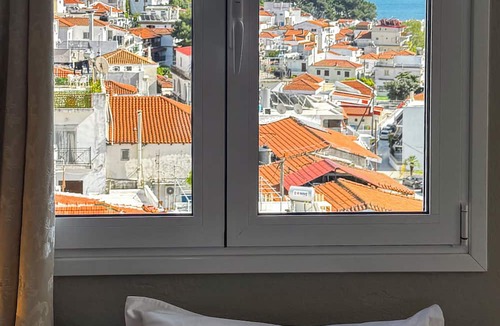 Skiathos Town Hotel | Skiathos Platis House