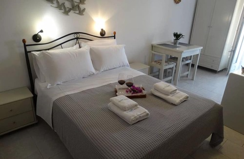 Katapola Bed & Breakfast | Castelopetra Studios