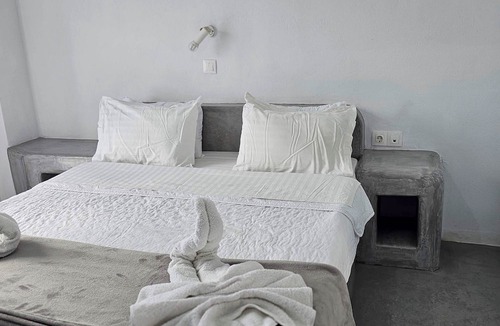 Perissa Hotel | Santorini Hotel Pleasure Black Beach Perissa