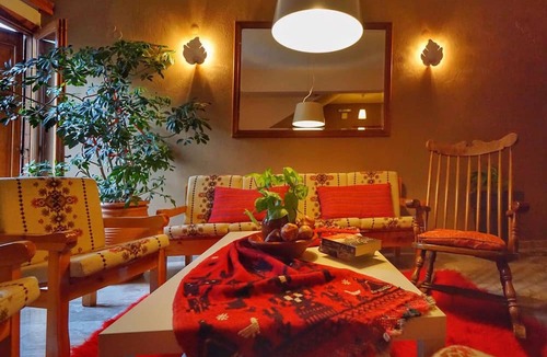 Eptalofos Hotel | To Balcony tis Agorianis