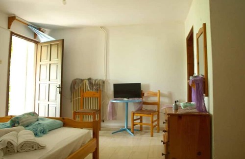 Agios Dimitrios Apartment | Paradeisos Flatlet With Garden View