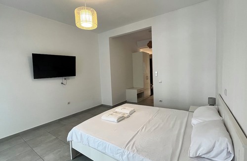 Omonia Apartment | Chic Studio in the Heart of the City