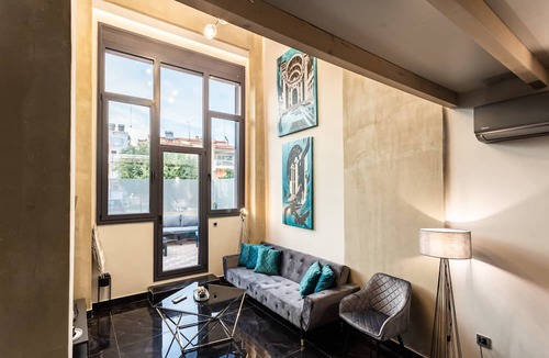 Anatolikos Sinikismos Apartment | Ventiri Lofts - Luxury Duplex w Private Garden