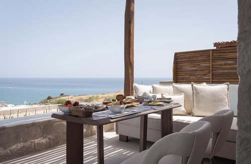 Milos Bed & Breakfast | Horizon Suites Milos