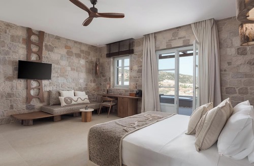 Milos Bed & Breakfast | Horizon Suites Milos