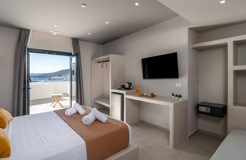Adamas Bed & Breakfast | Afroessa Milos
