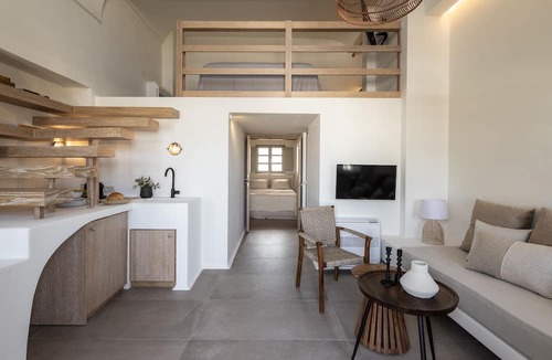 Vothon House | Frescoes Luxury Suites