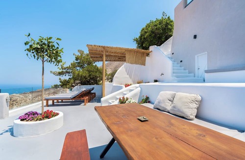 Exo Gonia House | Eolithos Suites