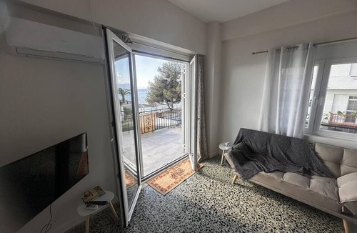 Agii Theodori Apartment | Agioi Theodoroi Beach view Modern Apt