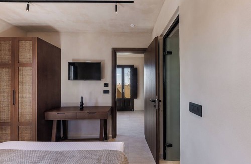 Messaria House | Hidden Hills