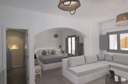 Vourvoulos Hotel | The Vine Suites