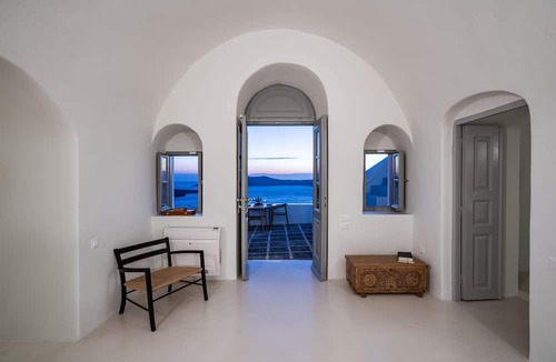 Fira Hotel | Inspire Santorini Luxury Villas