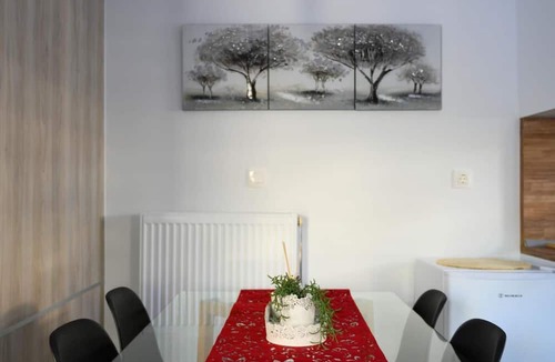 Trikala Apartment | Minimal Condo Trikala Town