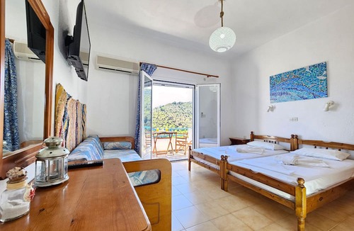 Limnionas Bed & Breakfast | Galini Studios