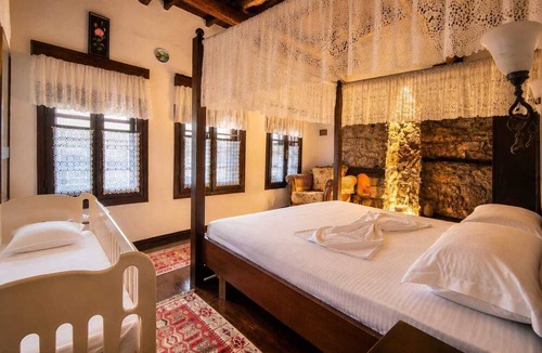Berat House | Guva Stone House Mangalem