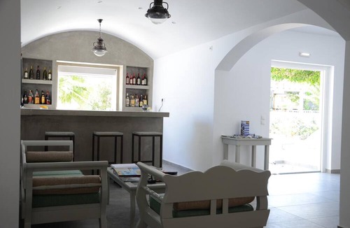 Kamari Hotel | Hippocampus Hotel