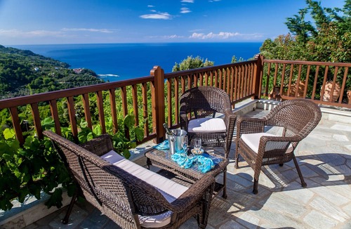 Mouresi Apartment | Lions Nine