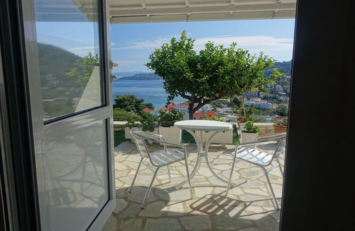 Skiathos Town Hotel | Hotel Rene