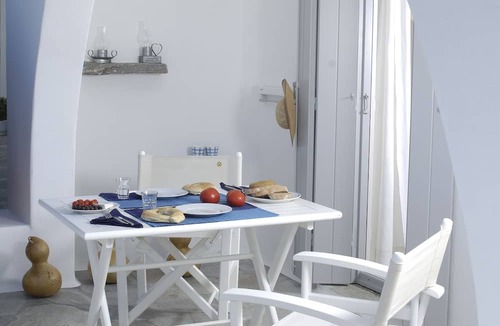 Apollonia House | Kapetan Tasos Suites
