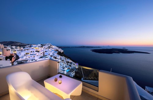 Firostefani House | Damigos Caldera World