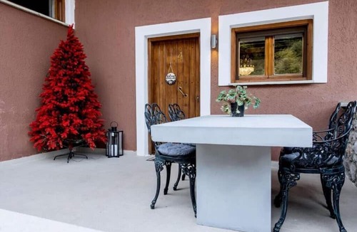 Arachova Hotel | MZ Reindeer