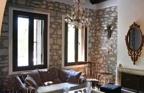 Arta Apartment | Arta Wood Stone Traditional Villa Central Stay