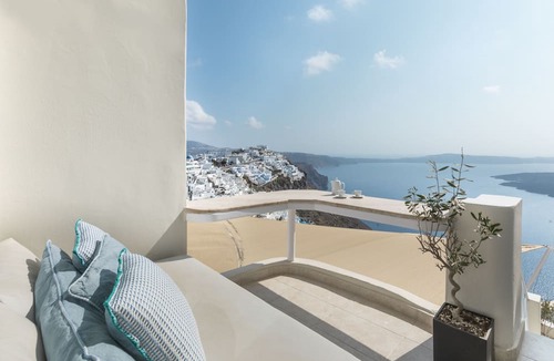 Firostefani Hotel | Blue Dolphins Apartments & Suites