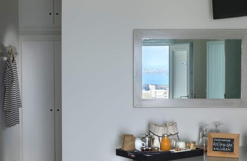 Firostefani Hotel | Blue Dolphins Apartments & Suites