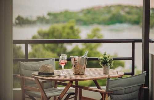 Vouliagmeni Apartment | Athens Riviera Bay View Suite By The Olon