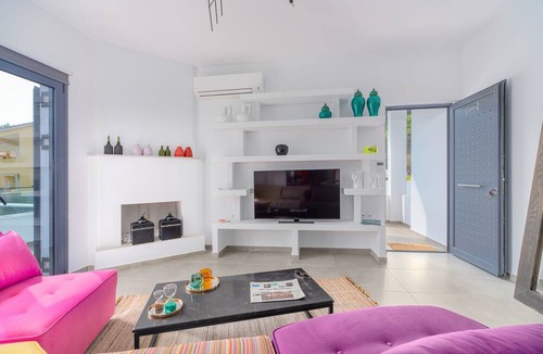 Troulos Apartment | Mythos Luxury Villa-Skiathos