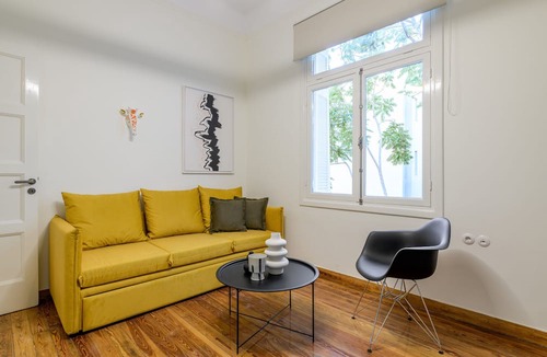 Plaka Apartment | Your 4 bdrm Dream House w/Acropolis View & Jacuzzi