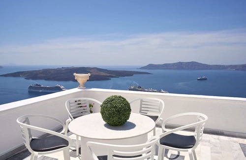 Fira Apartment | Amphitheater Cave Houses
