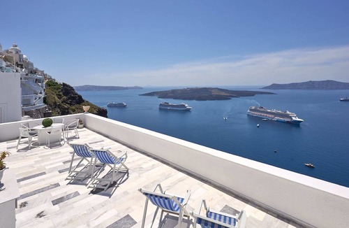 Fira Apartment | Amphitheater Cave Houses