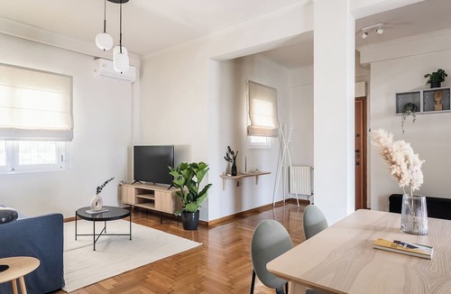Exarhia Apartment | Harmonious 2BR Apartment in Exarchia