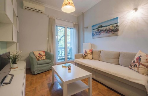 Thissio Apartment | Stylish apt in the Historic heart of the city