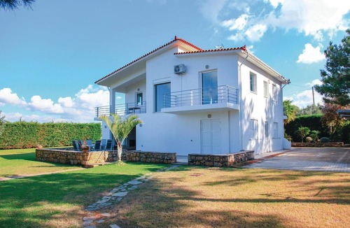 Kiparissia House | Awesome home in Kyparissia, Messinia