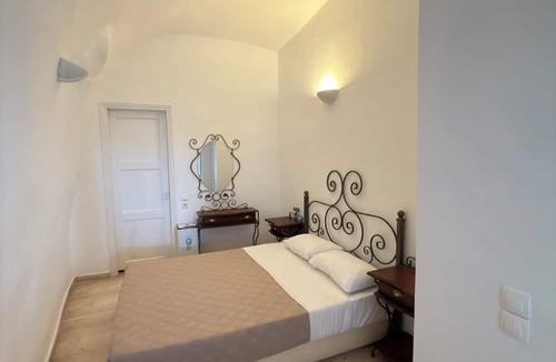 Firostefani Apartment | Nomikos Villas