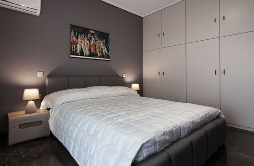 Voula Apartment | Deluxe 2 bdrm apartment in Voula