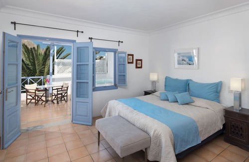 Perissa Apartment | Meltemi Suites