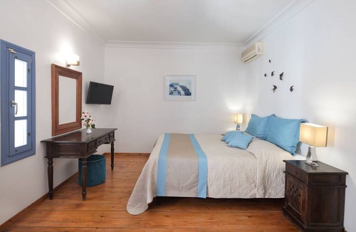 Perissa Apartment | Meltemi Suites