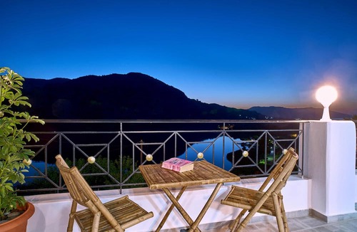 Kavallos Villa | Lake View Suites