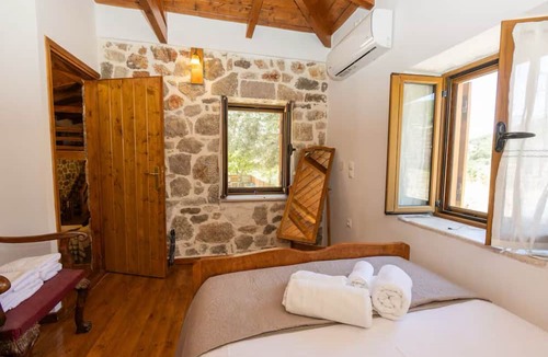 Ermionida Cottage | Demis and Sofias cozy House with indoor fireplace
