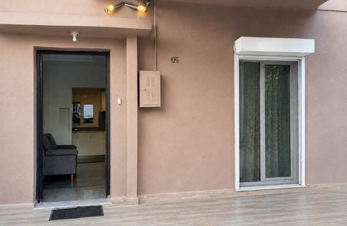 Moschato-Tavros Apartment | Cozy Stay in Athens near the Metro Station Mosxato