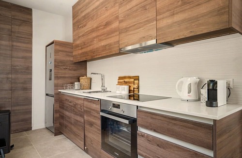 Kardamyli Apartment | Isichia Apartment with Sea and Taygetos Mountain Views