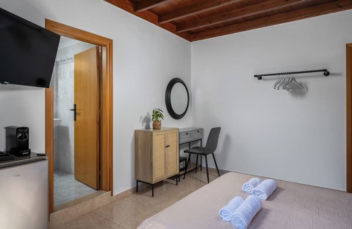 Symi House | Pinotsi Room 1- Double bed