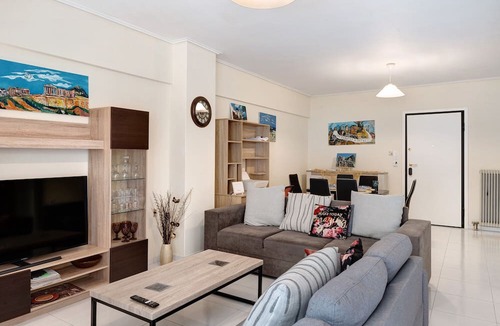 Athens Apartment | Apartment 'Pallada' with Balcony, Wi-Fi and Air Conditioning