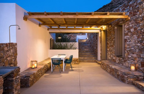 Kamares Villa | Flaros Village